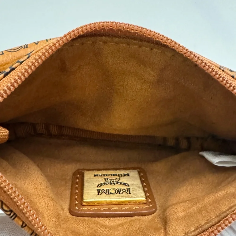 MCM Card Holder - Picture 3 of 10